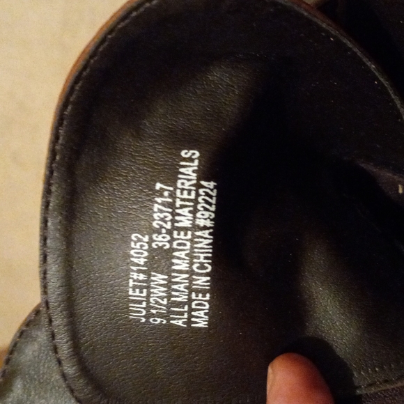 NWOT Booties (9.5 WW) - Picture 8 of 10